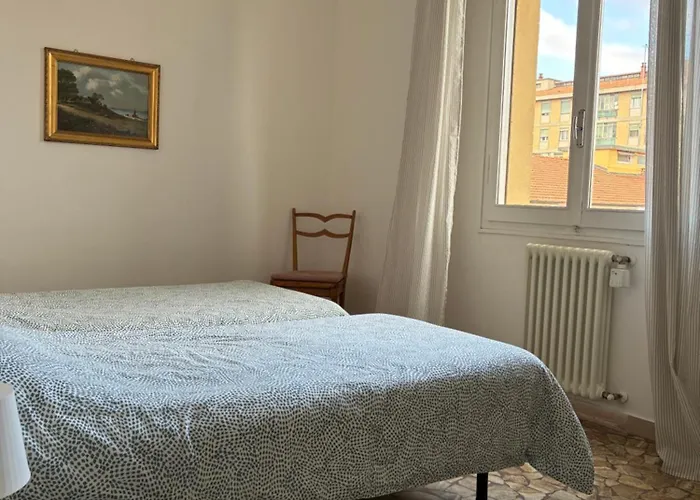 Alfano Lägenhet Bologna